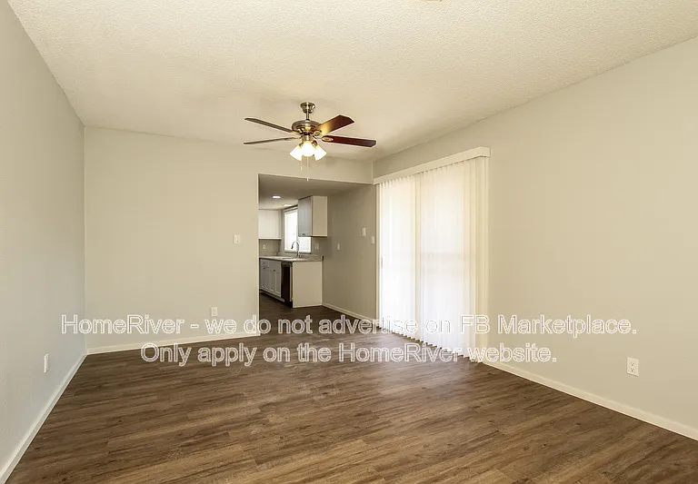 4441 W Carol Ave — Photo 3