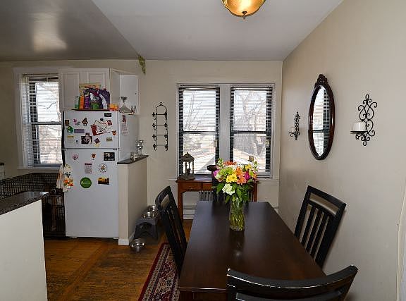 4th image of 3845 N Greenview Ave #Ig3s
