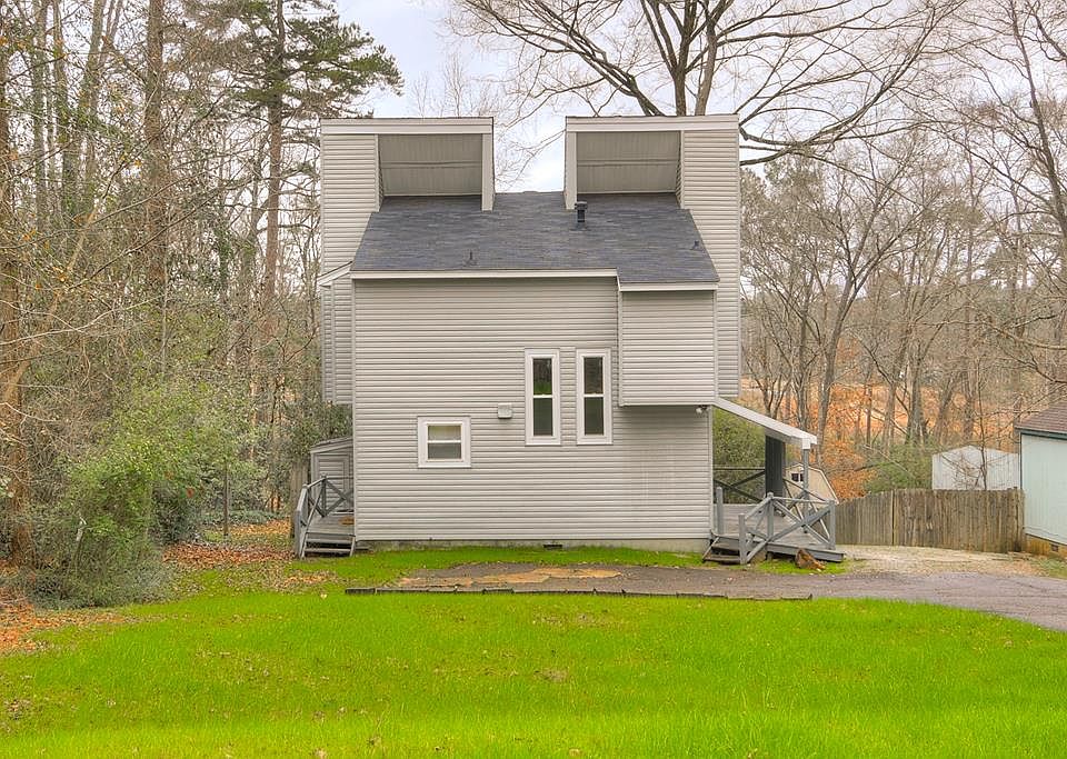 1st image of 425 Halifax Dr