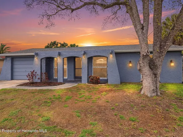 10011 Cherry Creek Ln, Port Richey, FL 34668