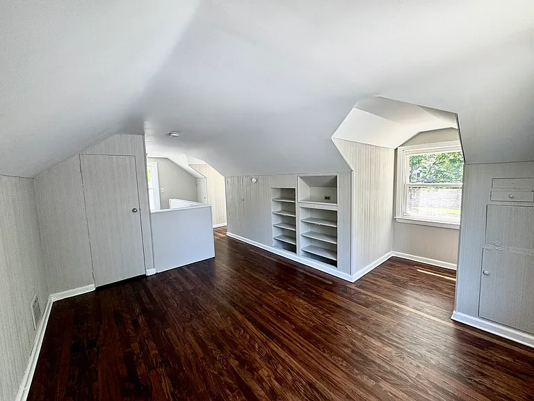 22424 Nowlin St — Photo 10