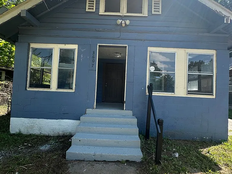 3607 E 61st St — Photo 1