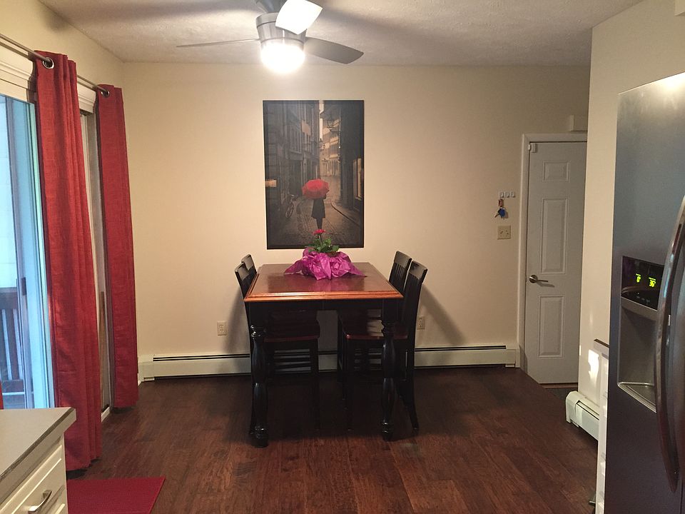 1st image of 136 Camelot Dr