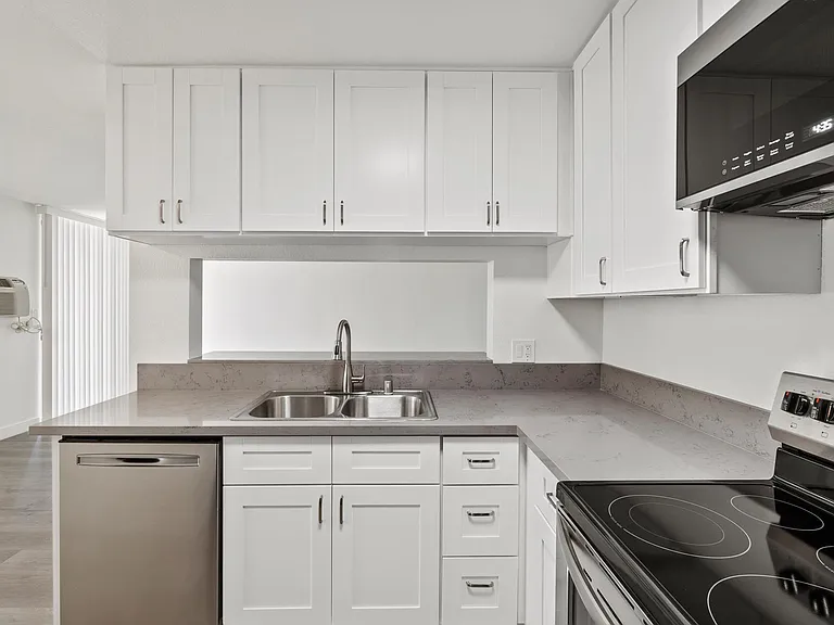 712 S Fernwood St — Photo 44