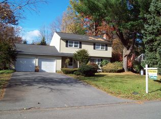 11 Huntersfield Rd, Delmar, NY 12054