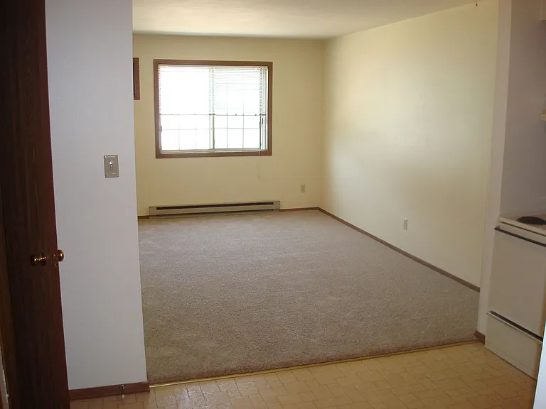 W156N11513 Pilgrim Rd — Photo 2