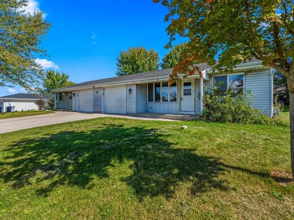 N868 Amanda STREET, Oconomowoc, WI 53066