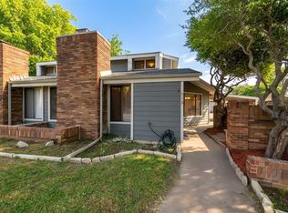 513 Hunters Glen St, Lewisville, TX 75067
