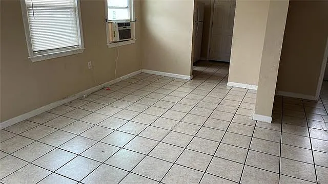 2 bed, 1.5 bath, 783 sqft, $1,050 — Photo 2