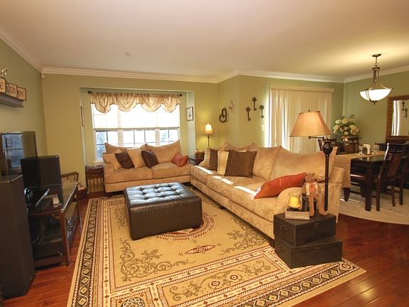 3rd image of 152 Vista Ter #15-2