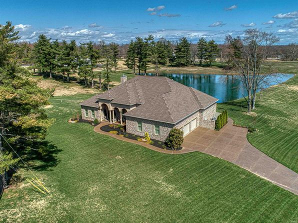 919 Clearcrest Dr, Evansville, IN 47710
