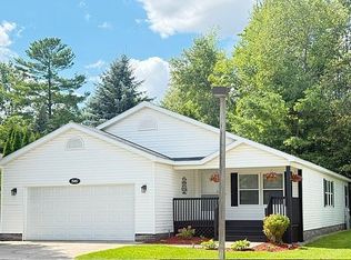 516 Woodcreek Blvd, Traverse City, MI 49686