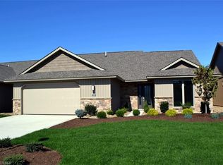 9019 Hummingbird Ln, North Ridgeville, OH 44039