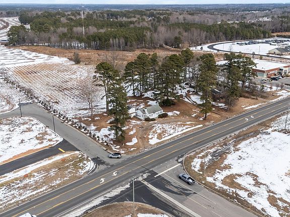 2nd image of 3126 Tramway Rd