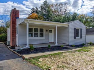 1444 Hollywood Dr, Lancaster, PA
