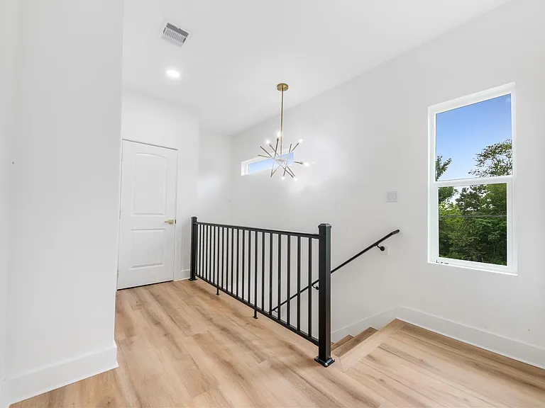 7117 Springdale St #B — Photo 23