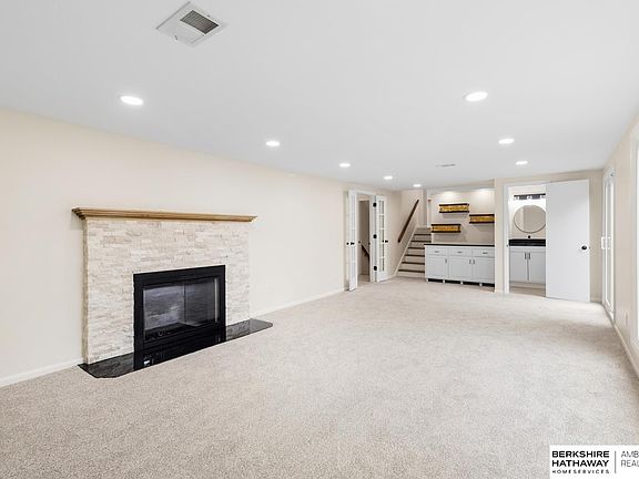 5th image of 516 S 130th St