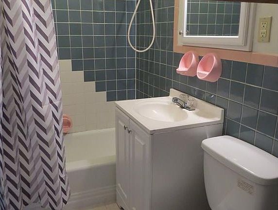 4th image of 1204 W 26th St