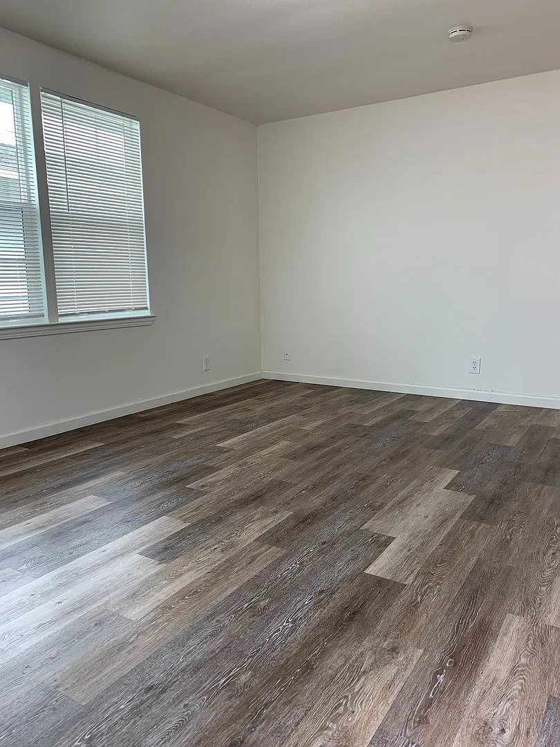 414 Ramona Ave — Photo 3