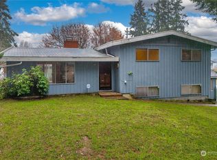 907 SW 104th St, Seattle, WA 98146