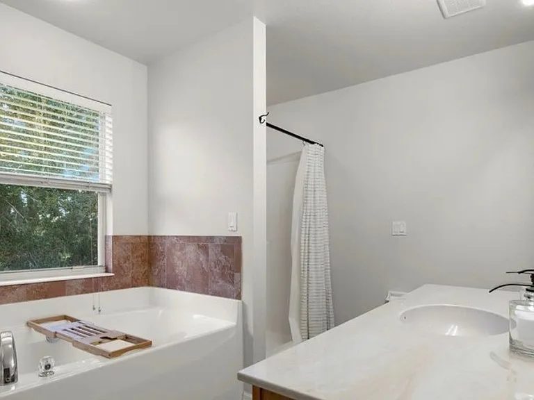 321 Shadow Lakes Dr — Photo 4