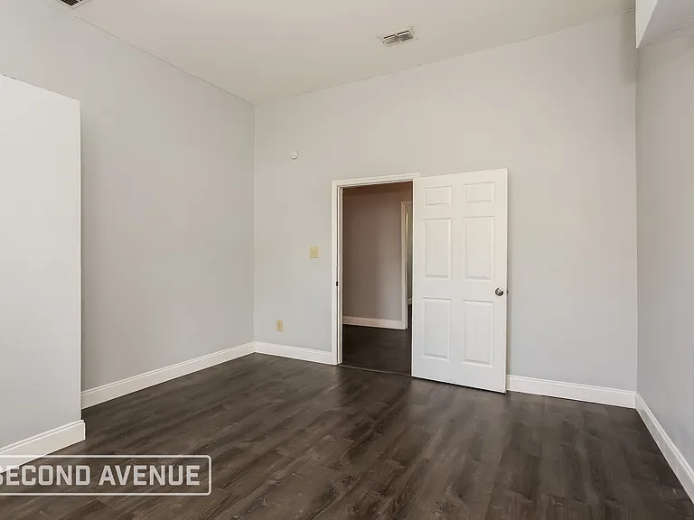 1619 Whitner St — Photo 11