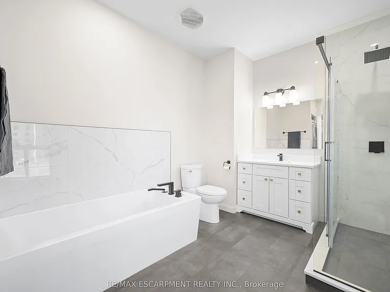 66 Bay St S #614 — Photo 30