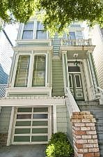 :: 2813 Pine Street