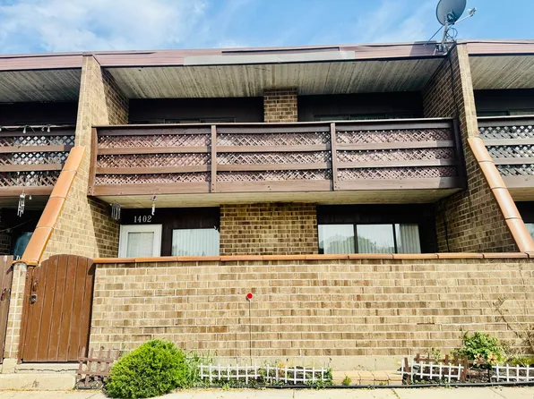 1402 Kenneth Cir #1402, Elgin, IL 60120