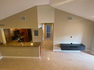 18880 NW 57th Ave APT 302, Hialeah, FL 33015