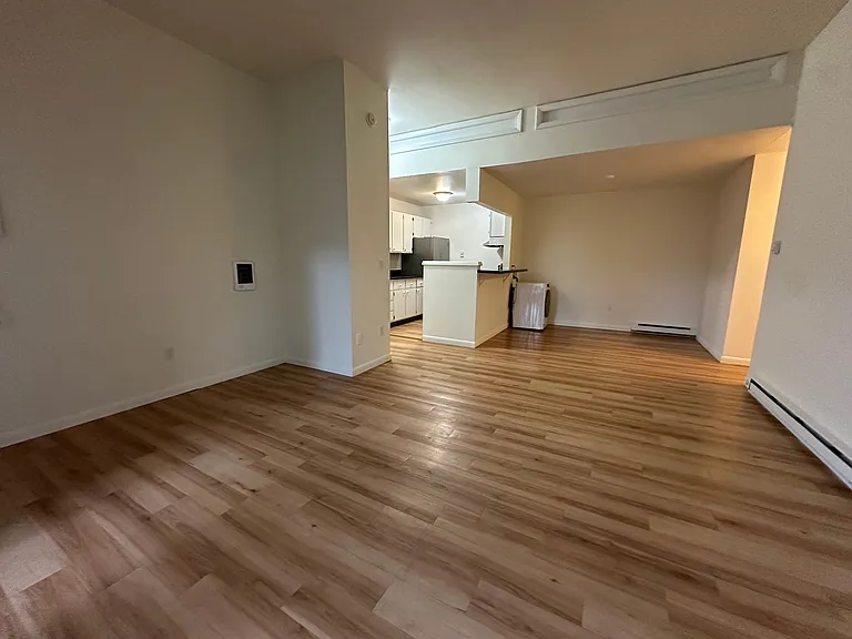 University Park Apartments near Cornell University — Photo 304