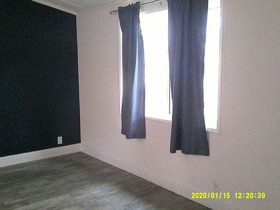 4th image of 945 Davis St