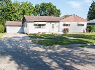 1224 McHugh Ave, Grafton, ND 58237