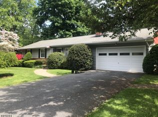 7 Charles St, Randolph, NJ 07869