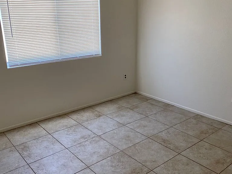 10231 Lawson Ave — Photo 18