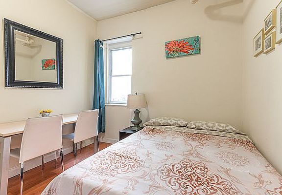 3rd image of 400 W 47th St APT 1A