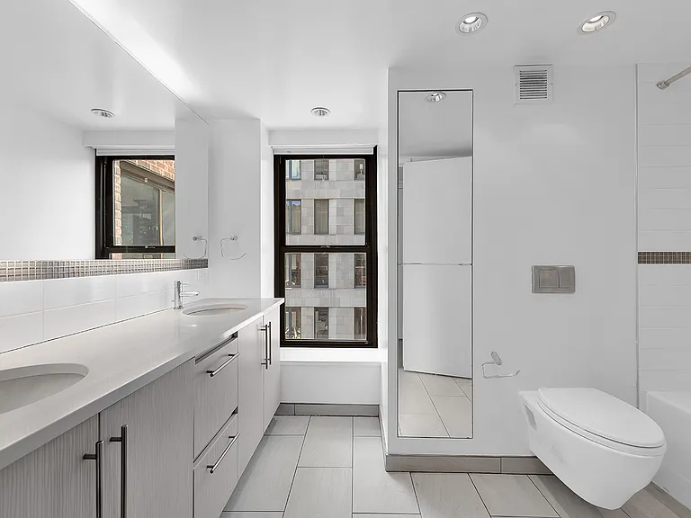 300 E 51st St #18B — Photo 11