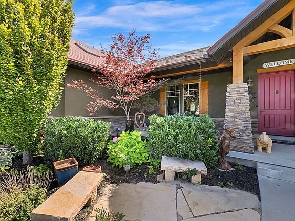3rd image of 2579 W Farmview Ln