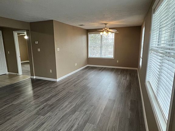3rd image of 200 W 11th St APT 4