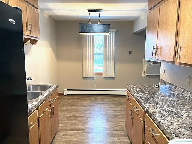 2 bed, 1000 sqft, $875 — Photo 2