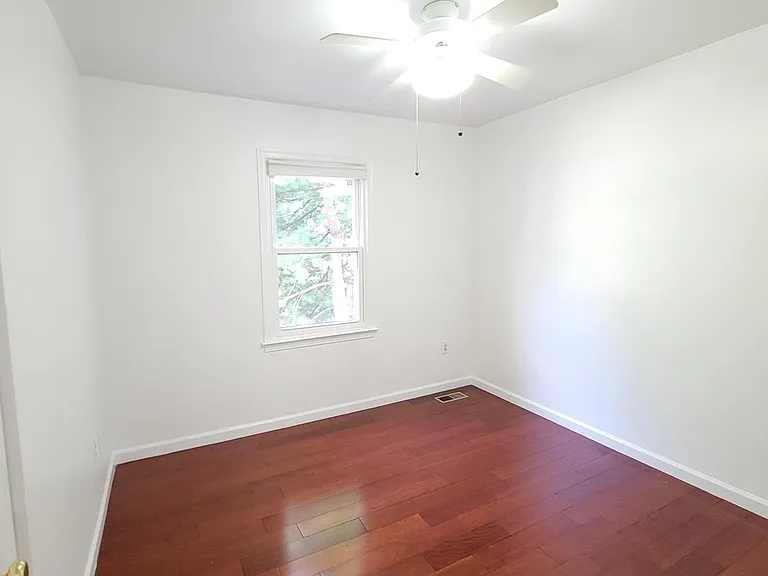 3137 Bayswater Ct — Photo 18