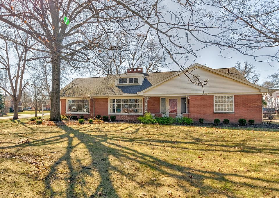 1st image of 635 Stewart Ln