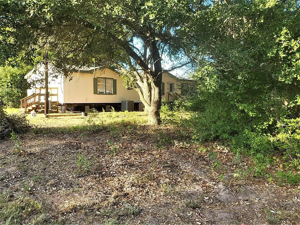 3 bed, 2.0 bath, 1800 sqft, $1,750 — Photo 3