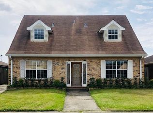 15 S Oakridge Ct, New Orleans, LA 70128