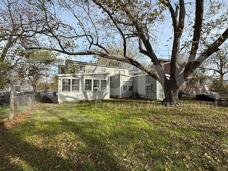 224 W Hull St #B — Photo 12