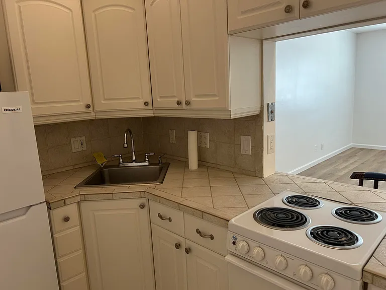 1851 NE 62nd St #527 — Photo 6