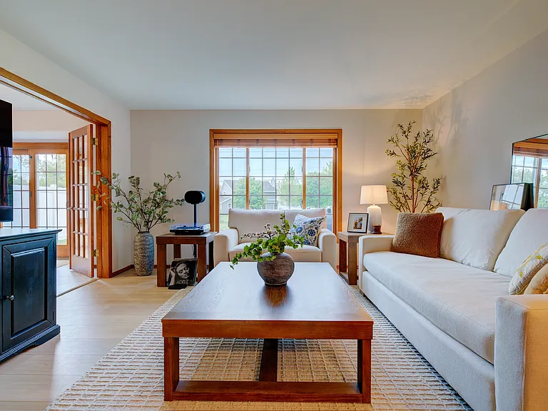 S79W17090 Pamela Ct — Photo 9