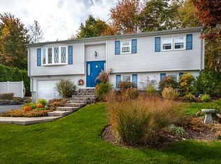 41 Mulberry Cir, Johnston, RI 02919
