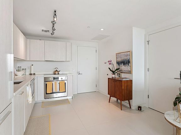 4th image of 501 NE 31st St Unit 1405