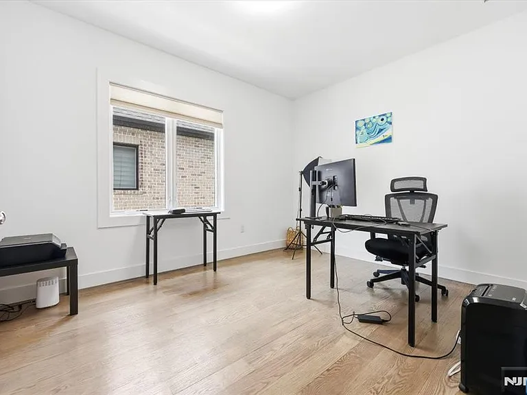 30 Lafayette Ave — Photo 23